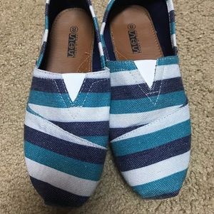 Canvas flats